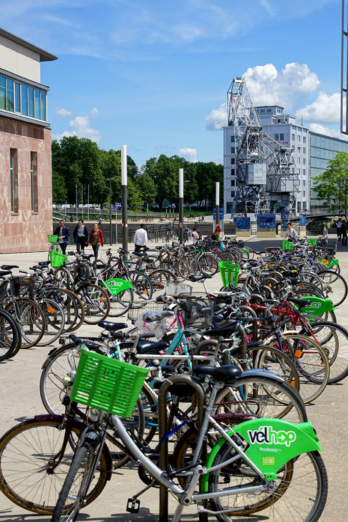 Parking à vélos devant Rivétoile