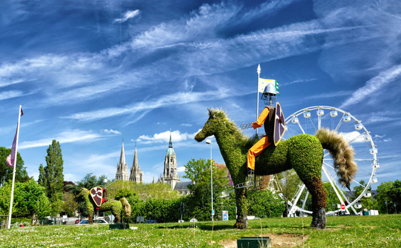 Les chevaliers au rond point d'Ornano à Bayeux