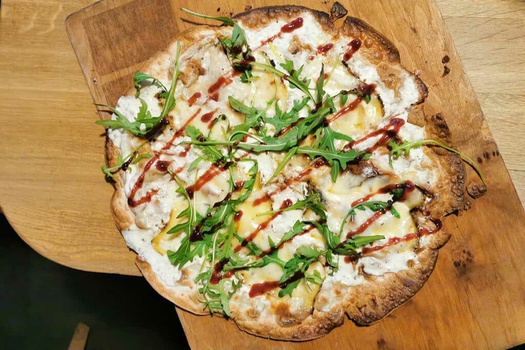 Tarte flambée sans gluten et végétarienne au Mama Bubbele