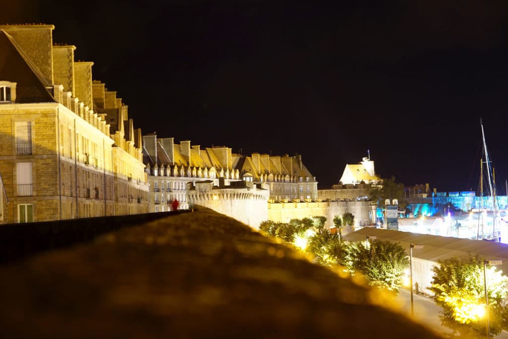 Remparts de Saint-Malo de nuit