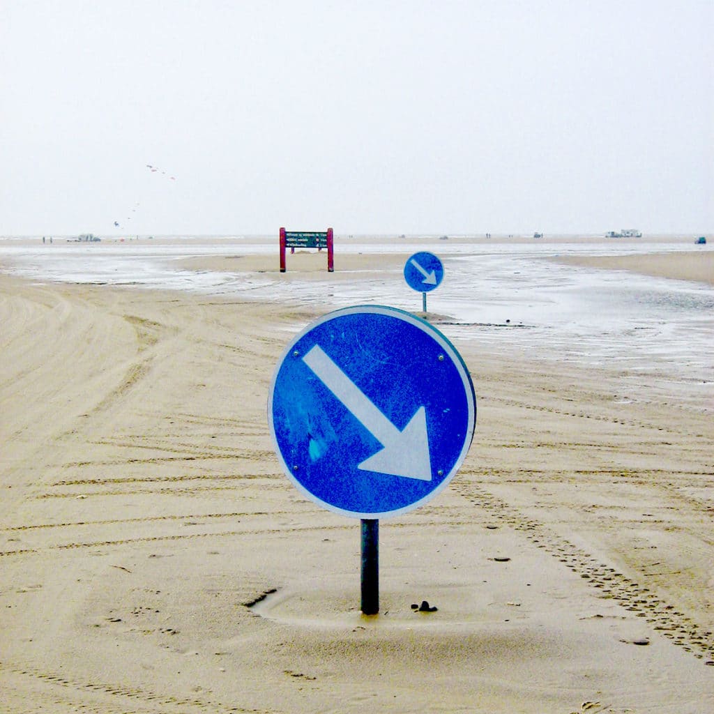Panneau de signalisation sur la plage de Rømø au Danemark