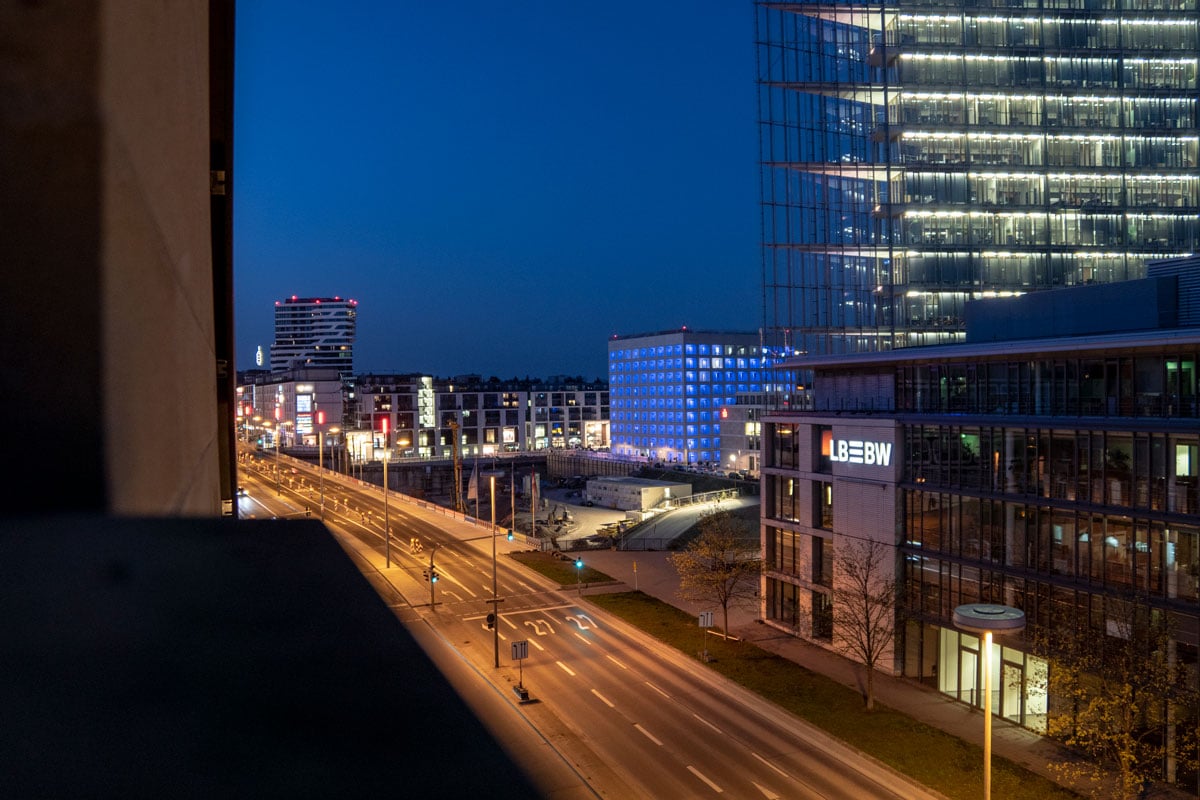 La Stadtbibliothek de Stuttgart de nuit