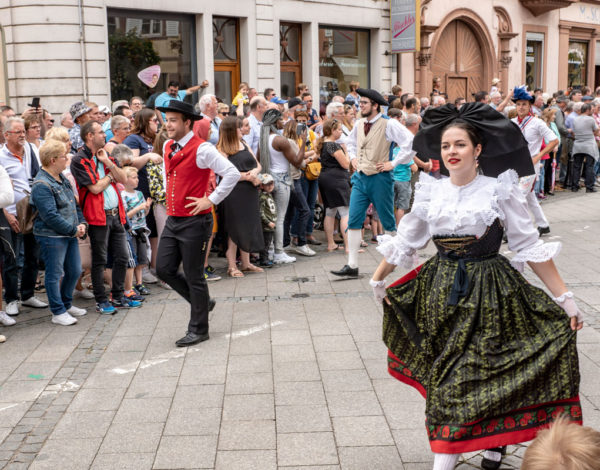 Les fêtes de la Pentecôte de Wissembourg et le cortège folklorique