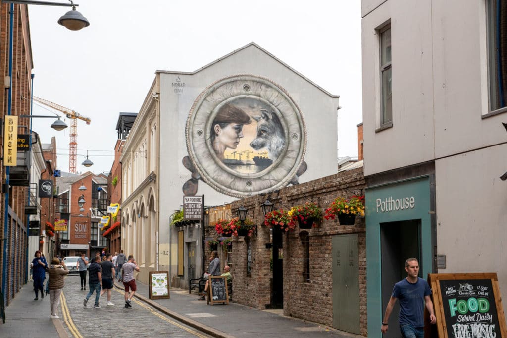 Fresque dans une rue de Belfast