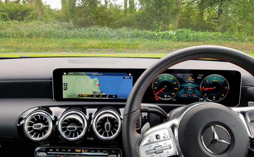 Volant à droite sur Mercedes A180d AMG