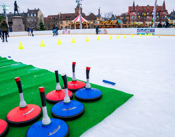 Découverte à Colmar de l'eisstöck, la pétanque sur glace