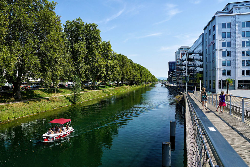 Balade en bateau électrique à Strasbourg