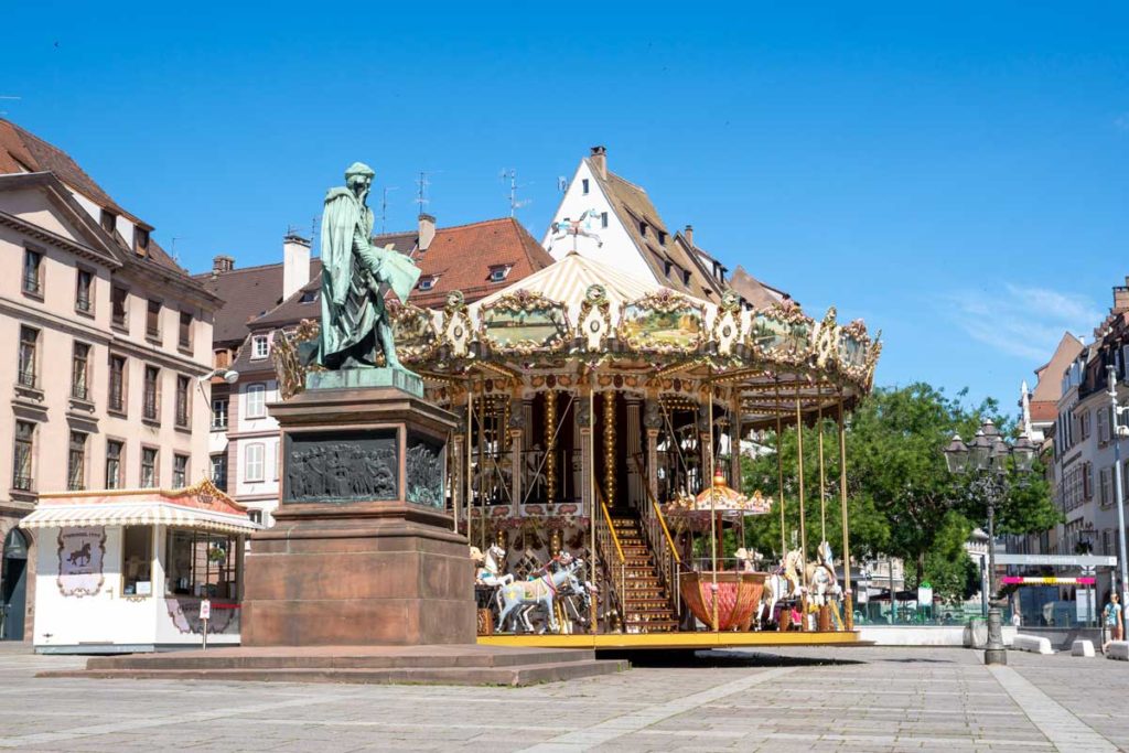 Carrousel sur la place Gutenberg