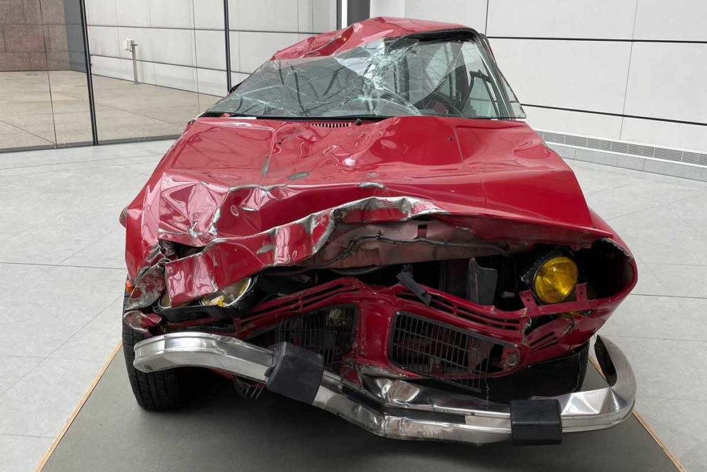 L'automobile accidentée de Bertrand Lavierau Musée d'Art Moderne de Strasbourg