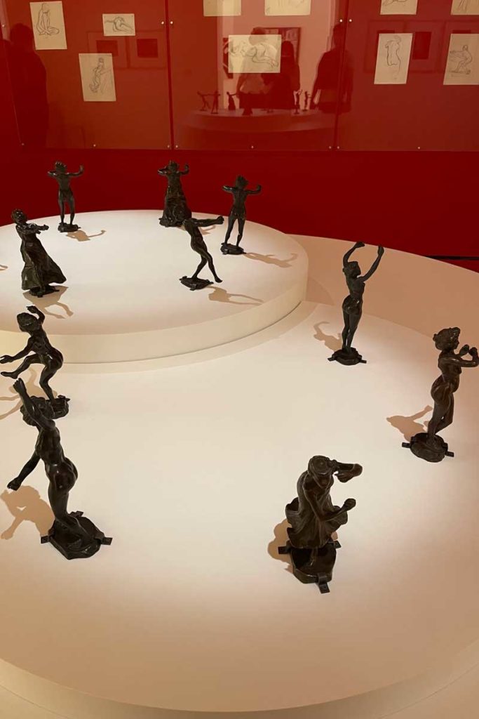 Sculptures en bronze de danseuses nues aux crotales en 1904-1906 (vers 1905-1906)