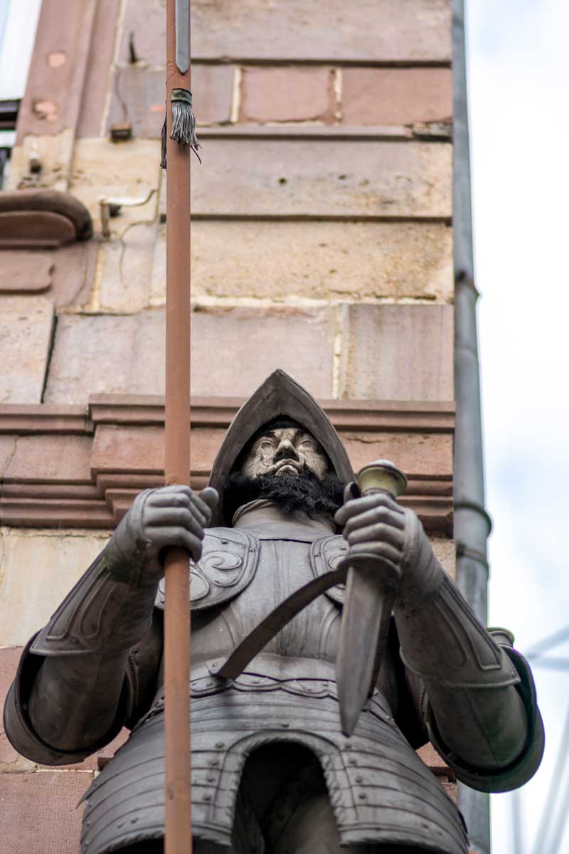 La statue de l'Homme de Fer