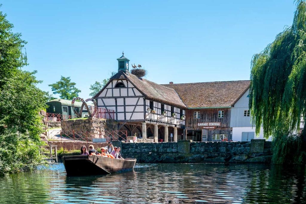 Barque pour visiter l'écomusée