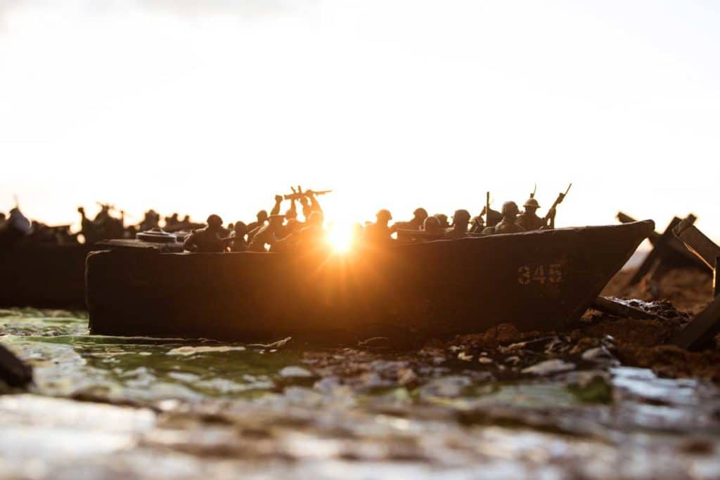Soldats débarquant sur une plage de Normandie pendant le D-Day