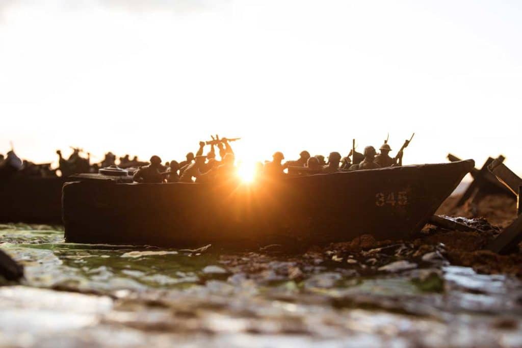 Soldats débarquant sur une plage de Normandie pendant le D-Day