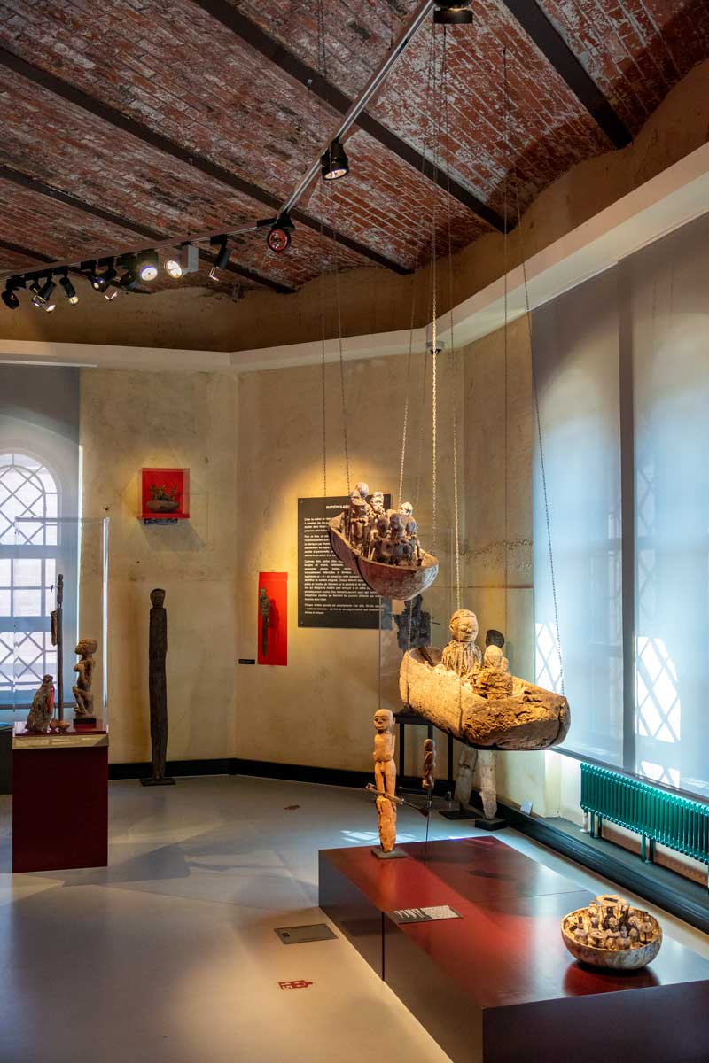 Exposition au chateau musée vodou