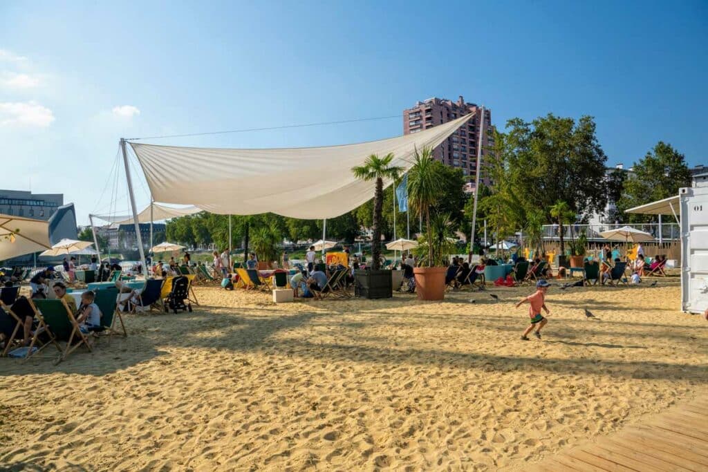 La plage éphémère de Strasbourg durant les Docks de l'été