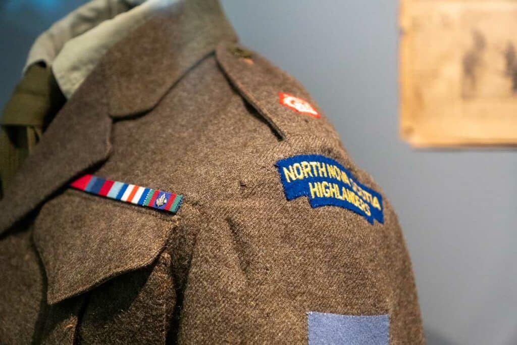 Veste militaire canadienne de la seconde guerre mondiale