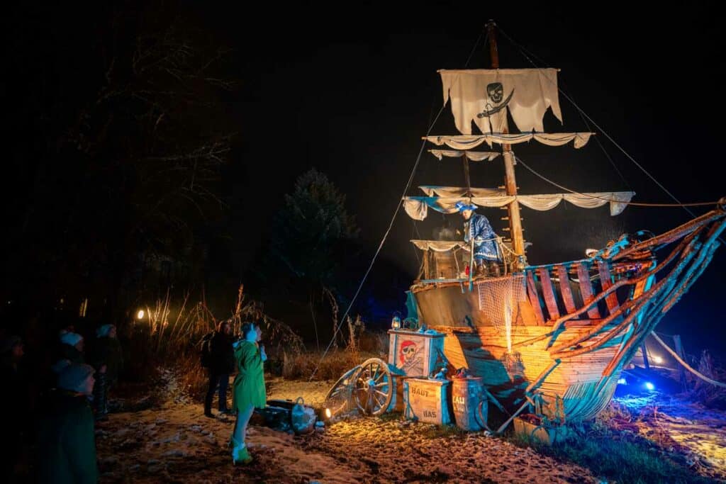 Le capitaine Crochet dans le parc de Wesserling