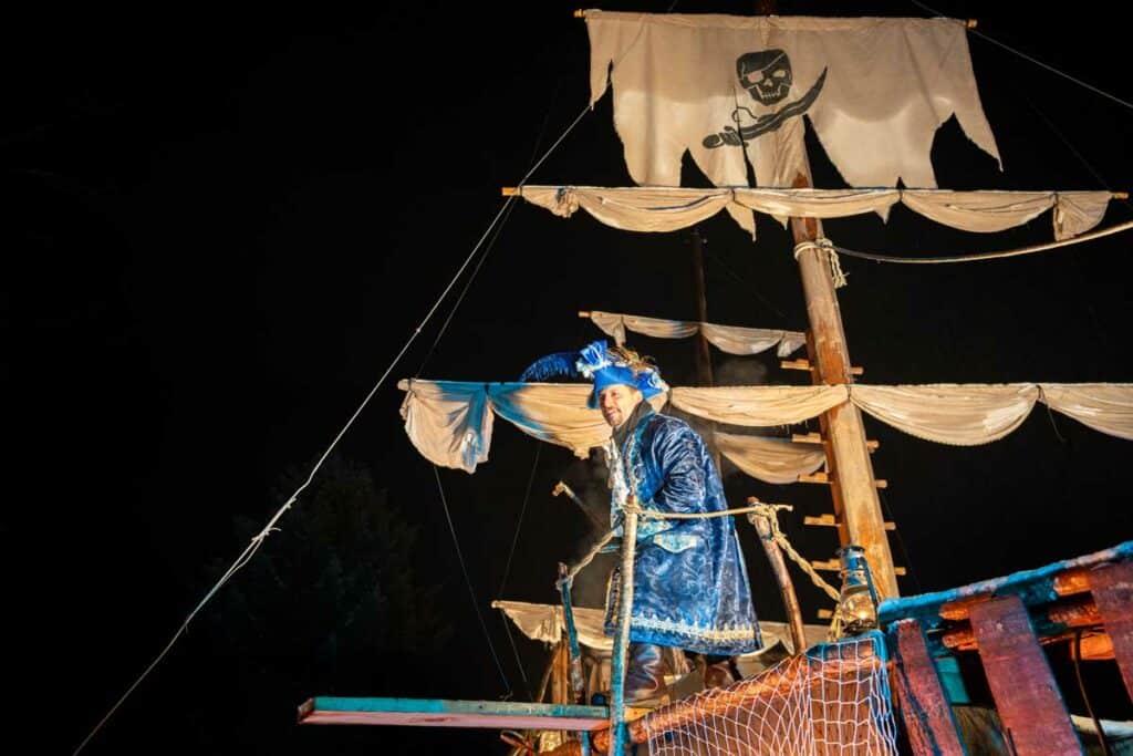 Le capitaine Crochet dans le parc de Wesserling