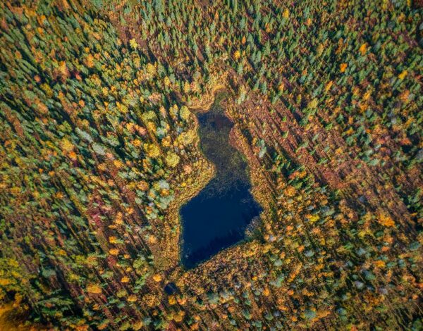 Neitokainen, le lac qui a la même forme que la Finlande