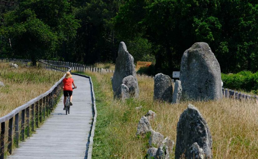 Vélo sur le sentier des mégalithes à Carnac