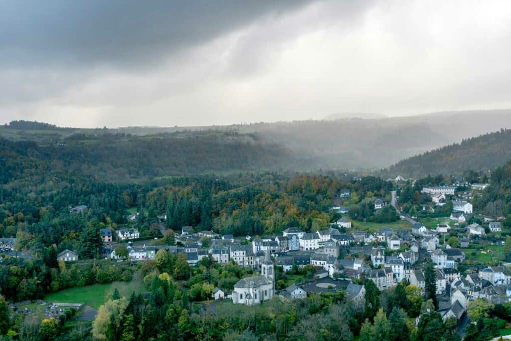 Vue de Murol depuis le chateau