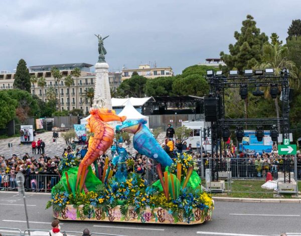Carnaval de Nice 2025 : une explosion de fleurs, de sons et de couleurs